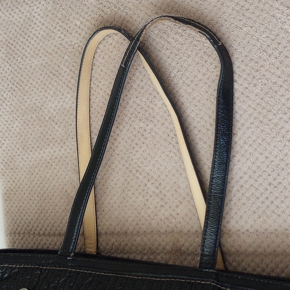 Coach Poppy Daisy Patent Shoulder Bag - Picture 9 of 11